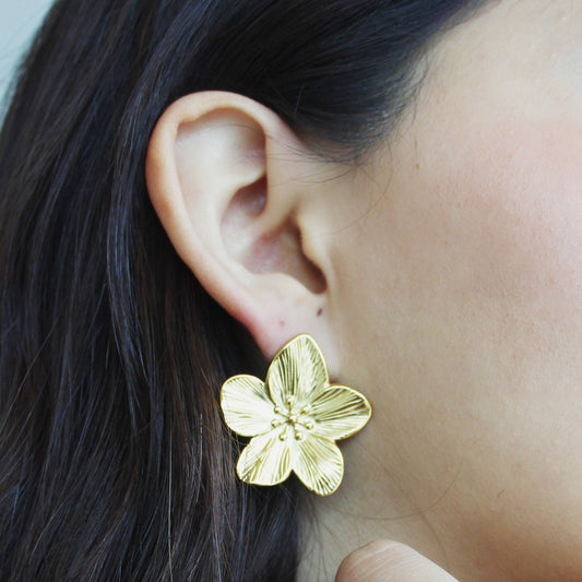 Aretes "flor dorada"
